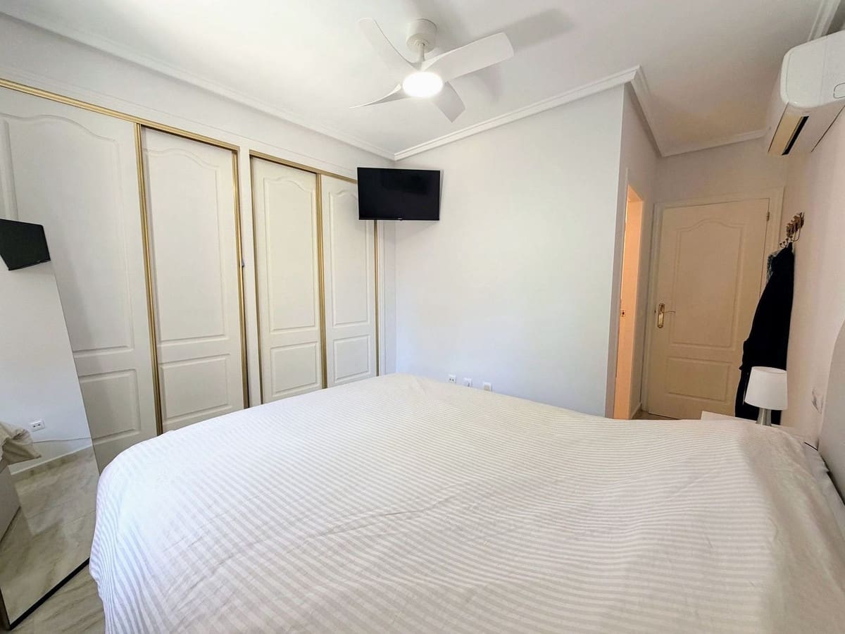 2 quarto Apartamento para venda em Villamartin com piscina garagem - 219 000 € (Ref: 10095049)