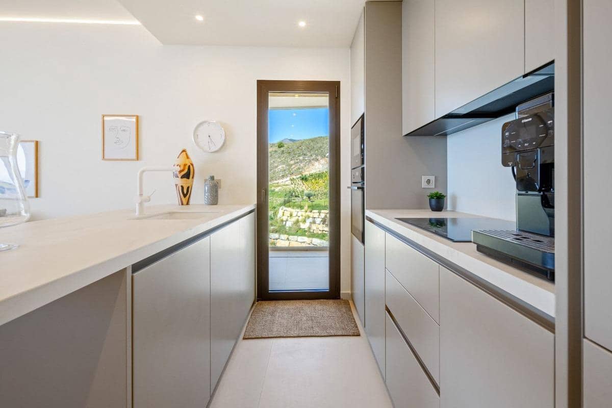 Apartamento de 2 habitaciones en Fuengirola en venta con piscina garaje - 699.000 € (Ref: 10095077)