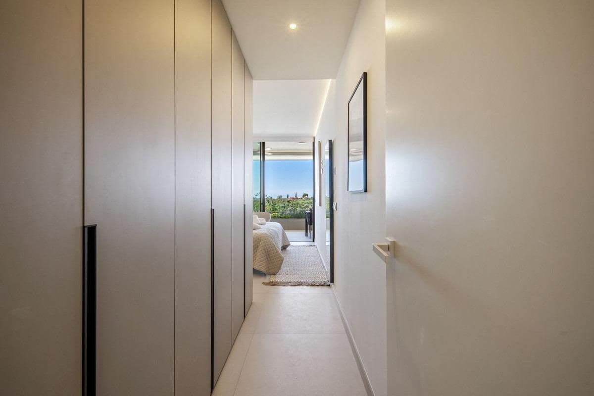 Apartamento de 2 habitaciones en Fuengirola en venta con piscina garaje - 699.000 € (Ref: 10095077)