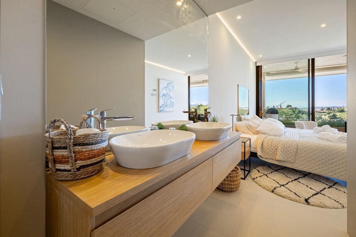 Apartamento de 2 habitaciones en Fuengirola en venta con piscina garaje - 699.000 € (Ref: 10095077)