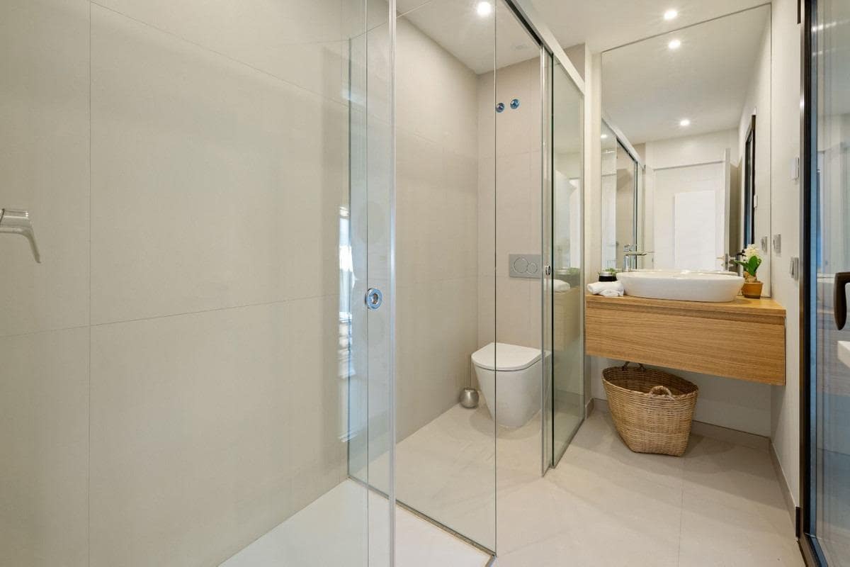 Apartamento de 2 habitaciones en Fuengirola en venta con piscina garaje - 699.000 € (Ref: 10095077)