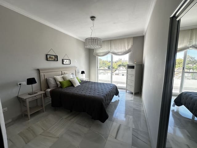 2 quarto Apartamento para venda em Los Naranjos, Marbella com piscina garagem - 460 000 € (Ref: 10095094)
