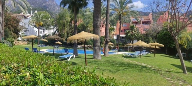 2 chambre Appartement à vendre à Lomas De Marbella, Marbella avec piscine garage - 475 000 € (Ref: 10095100)