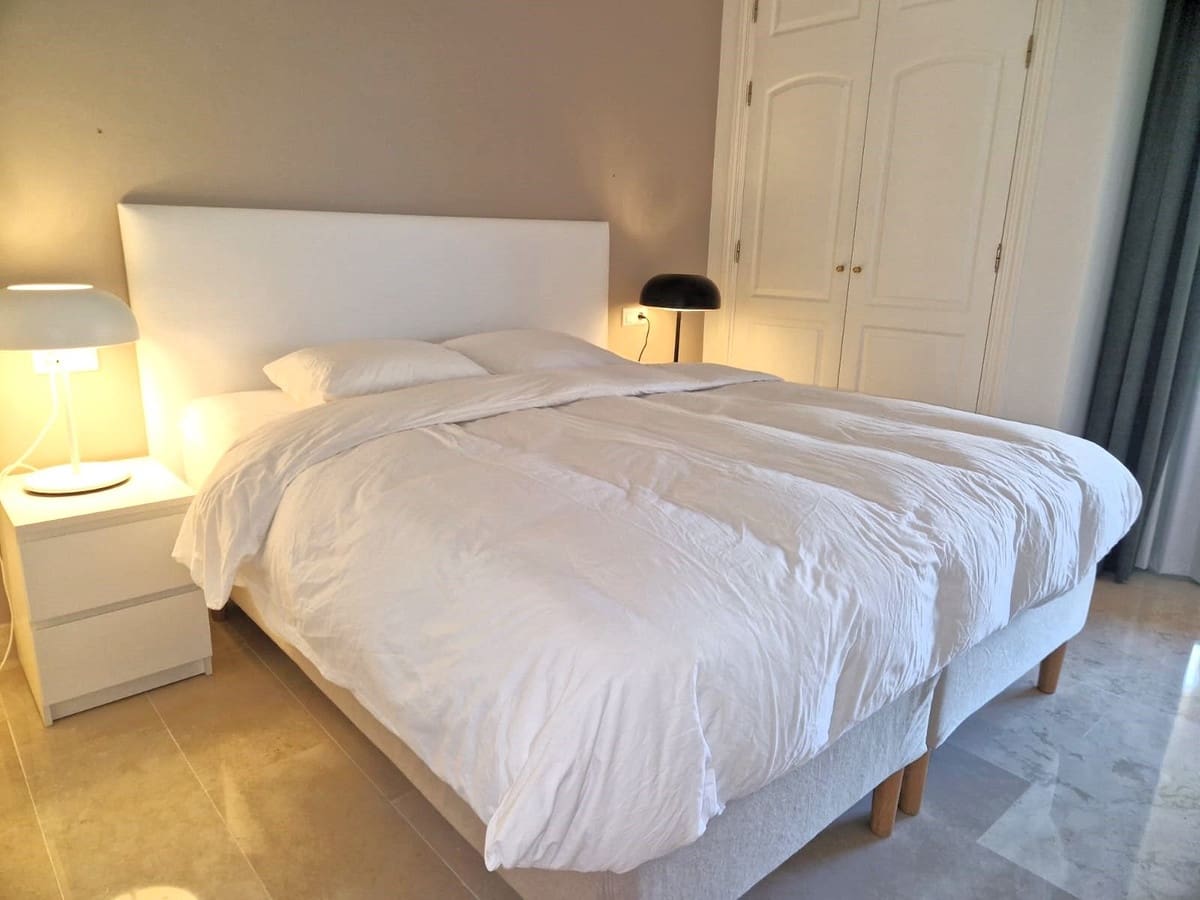 2 soverom Leilighet til salgs i Elviria med svømmebasseng garasje - € 375 000 (Ref: 10095101)