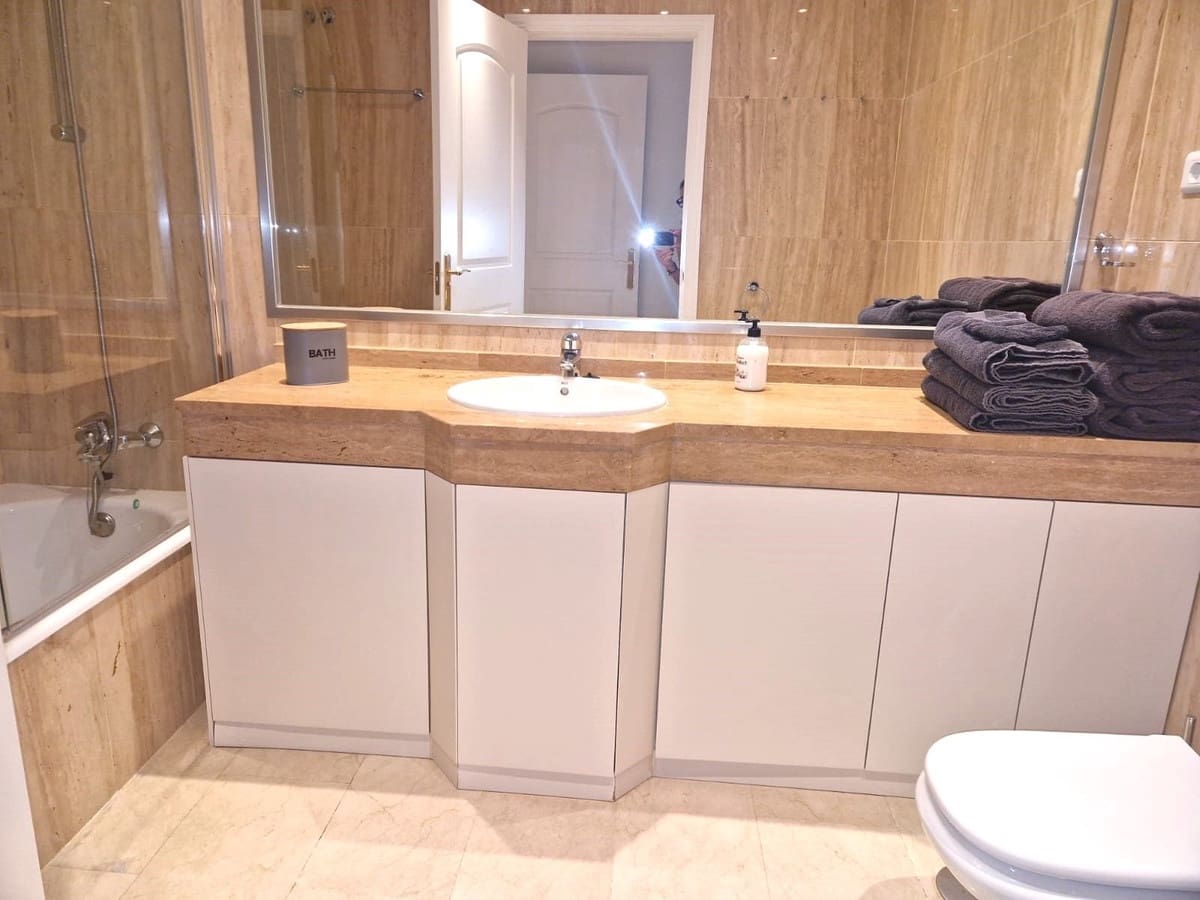 2 soverom Leilighet til salgs i Elviria med svømmebasseng garasje - € 375 000 (Ref: 10095101)