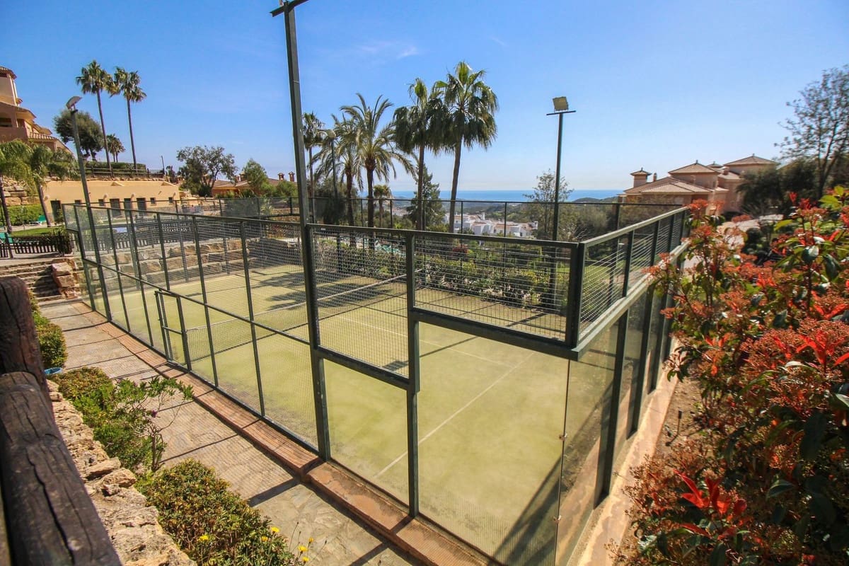 2 soveværelse Lejlighed til salg i Elviria med swimmingpool - € 335.000 (Ref: 10095105)