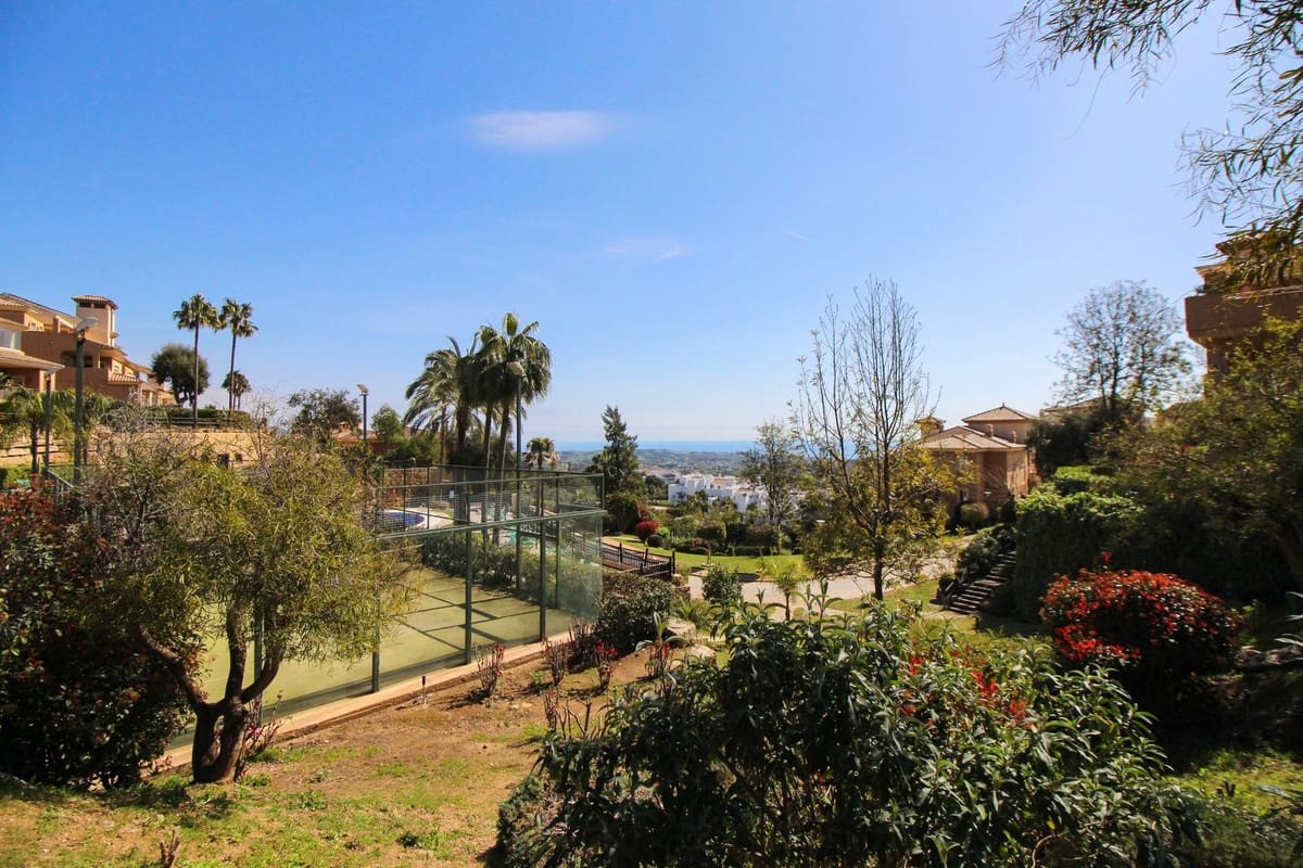 2 soveværelse Lejlighed til salg i Elviria med swimmingpool - € 335.000 (Ref: 10095105)