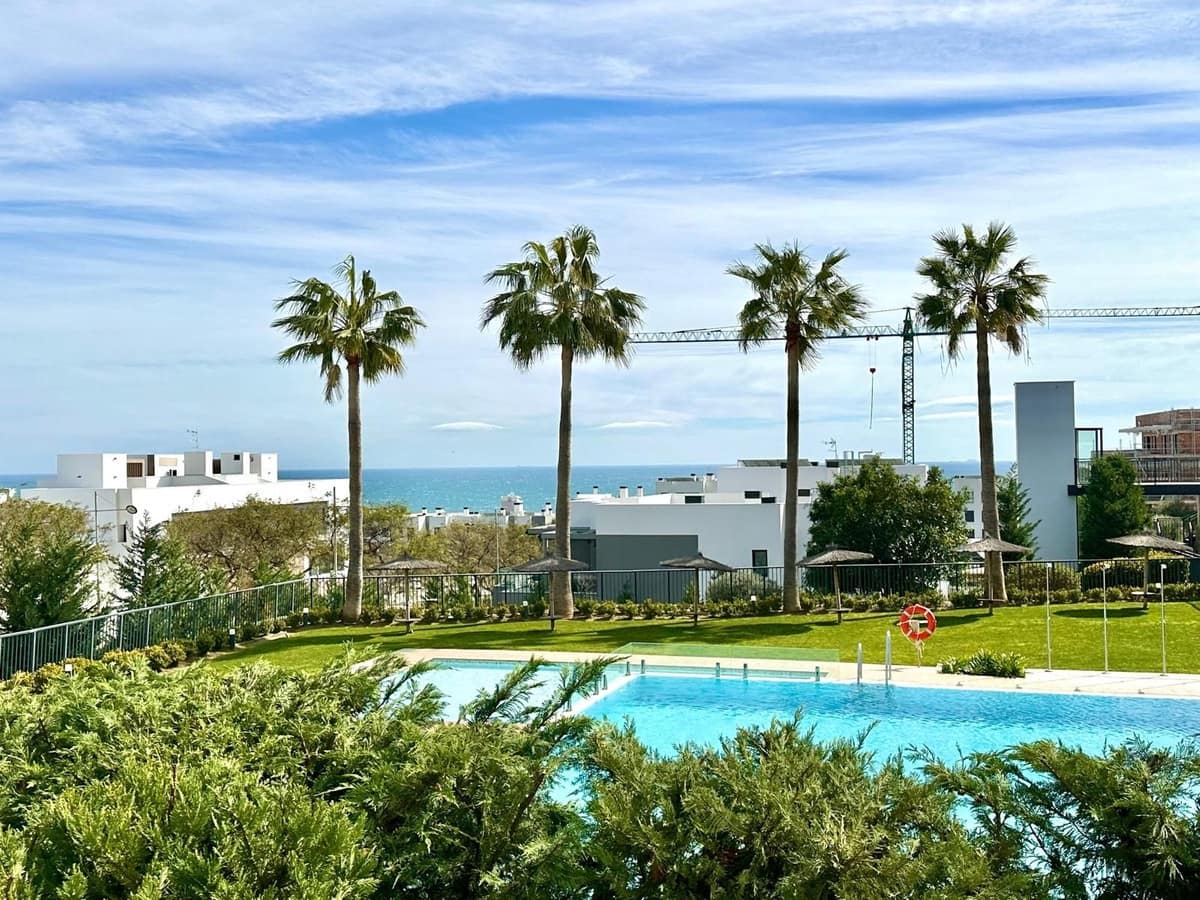 Apartamento de 4 habitaciones en Estepona en venta con piscina - 895.000 € (Ref: 10095113)