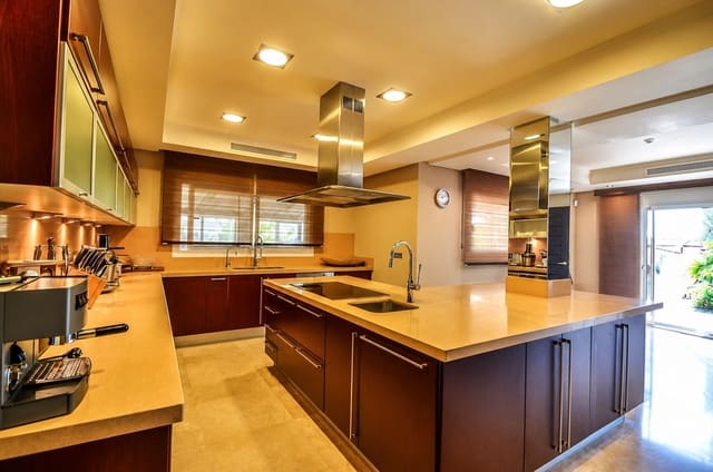 5 camera da letto Villa in vendita in Lomas De Marbella, Marbella con piscina - 2.950.000 € (Rif: 10095118)