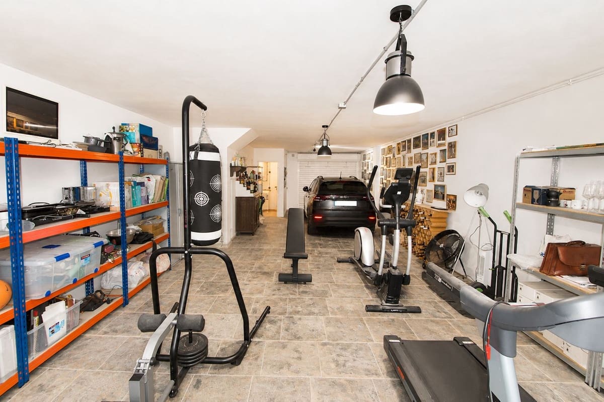 3 Zimmer Haus zu verkaufen in Marbella mit Pool Garage - 875.000 € (Ref: 10095123)