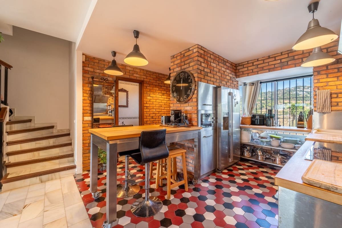 3 Zimmer Haus zu verkaufen in Marbella mit Pool Garage - 875.000 € (Ref: 10095123)