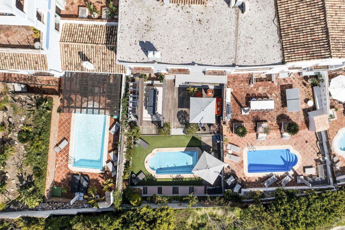 5 sovrum Hus till salu i Benahavis med pool garage - 995 000 € (Ref: 10095127)