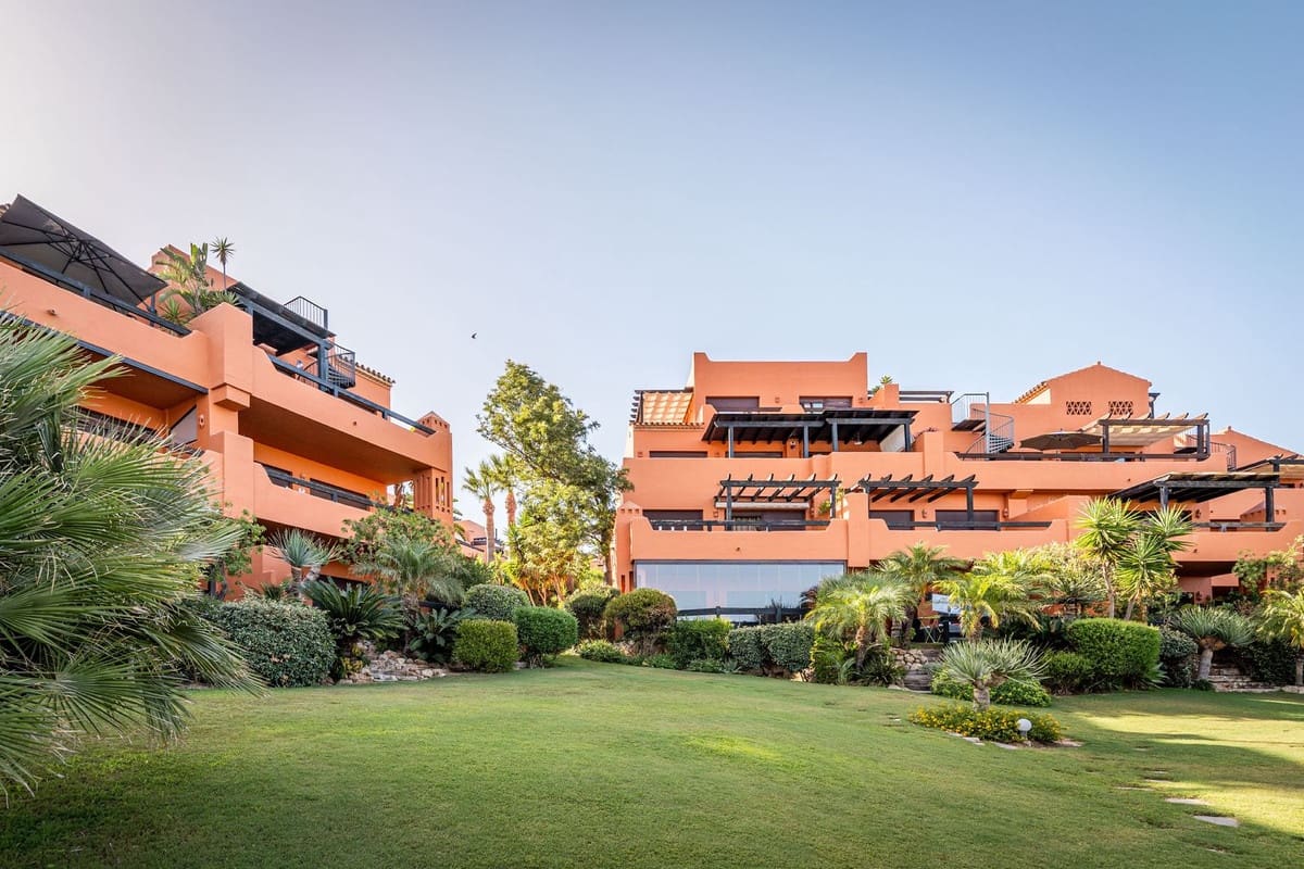 3 soveværelse Lejlighed til salg i Estepona med swimmingpool garage - € 479.000 (Ref: 10095137)