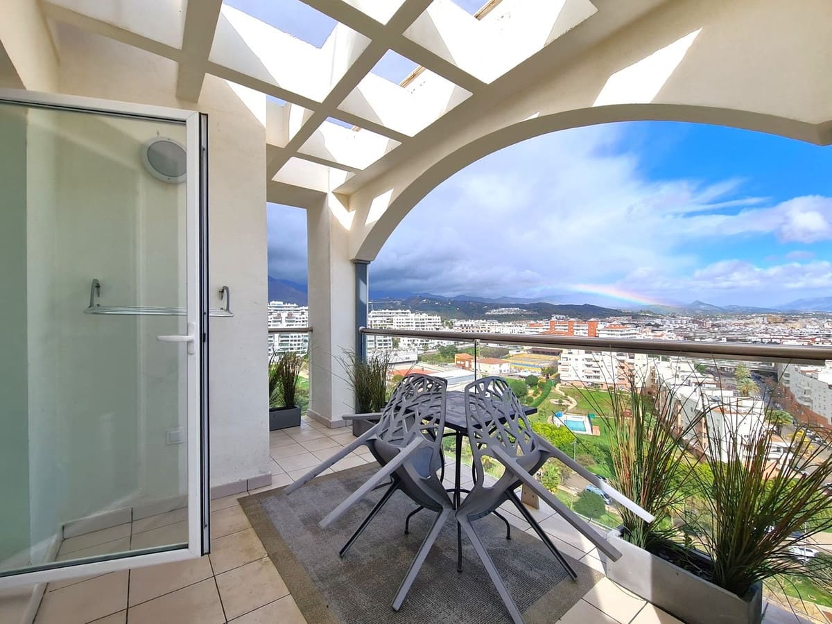Apartamento de 2 habitaciones en Estepona en venta con piscina garaje - 630.000 € (Ref: 10095149)