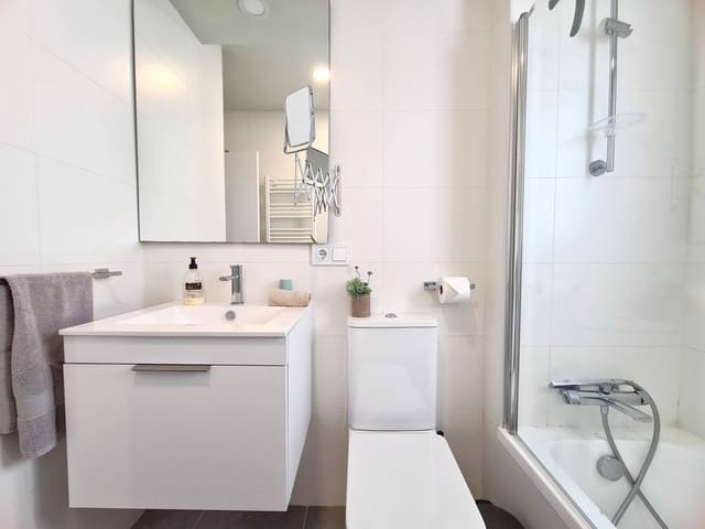 2 quarto Apartamento para venda em Puerto de Estepona, Estepona com piscina garagem - 630 000 € (Ref: 10095149)