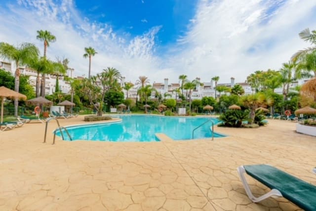 4 slaapkamer Huis te koop in Zona Calvario, Estepona met zwembad - € 1.475.000 (Ref: 10095152)