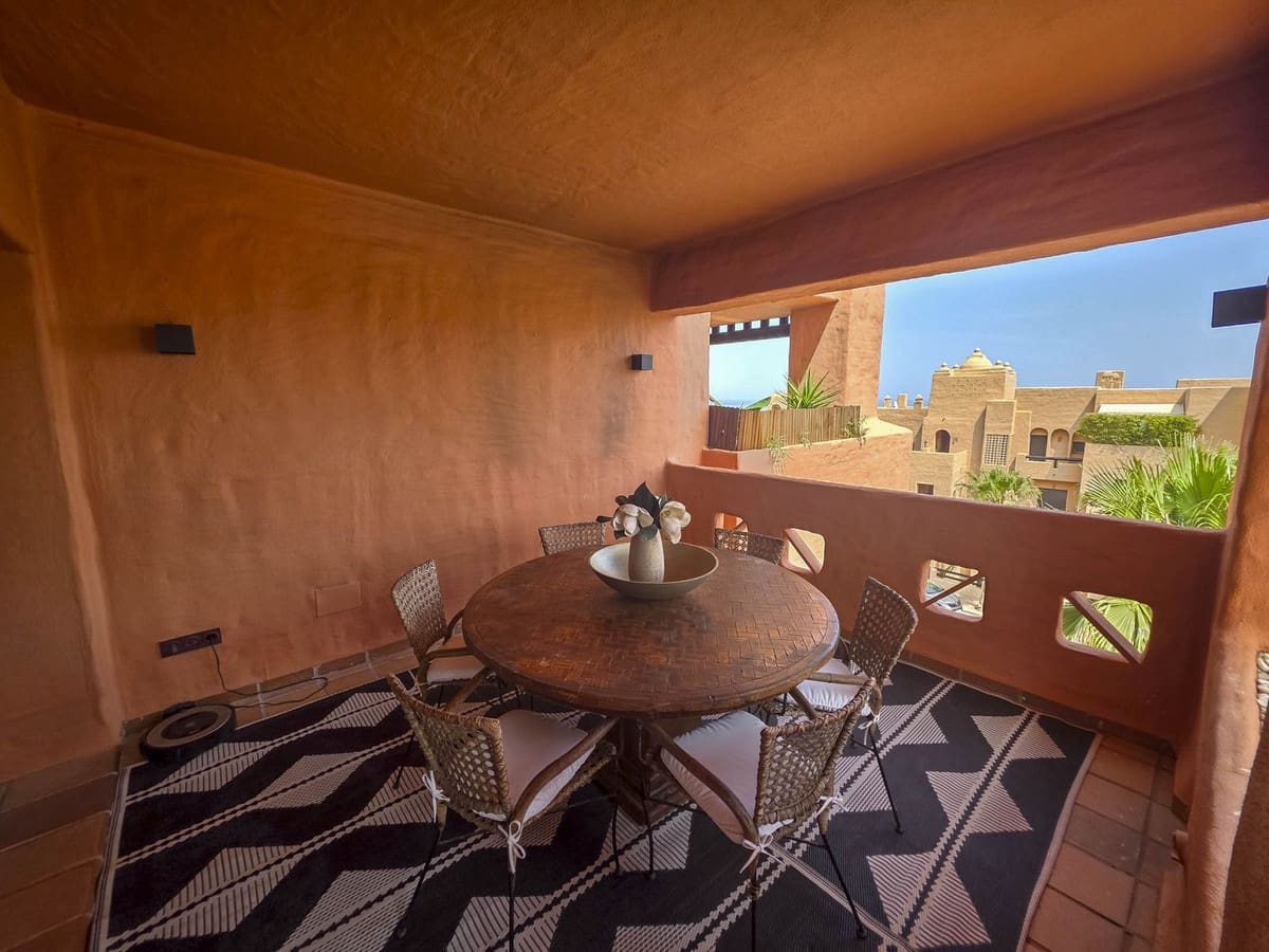 2 makuuhuone Huoneisto myytävänä paikassa San Luis de Sabinillas mukana uima-altaan 
autotalli - 279 000 € (Ref: 10095164)