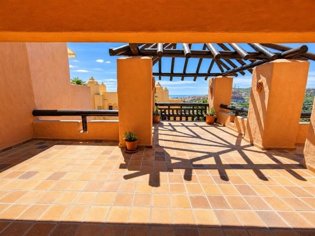 Apartamento de 3 habitaciones en San Luis de Sabinillas, Manilva en venta con piscina garaje - 395.000 € (Ref: 10095168)
