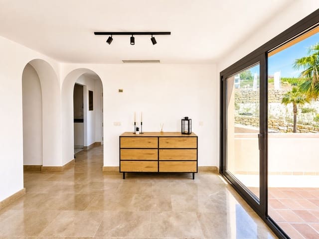 Apartamento de 3 habitaciones en San Luis de Sabinillas, Manilva en venta con piscina garaje - 395.000 € (Ref: 10095168)