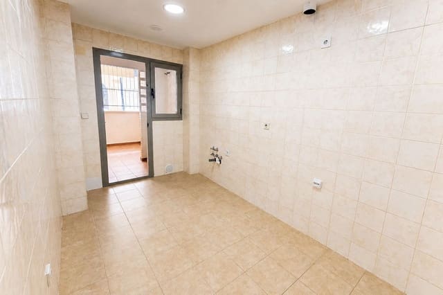 2 makuuhuone Huoneisto myytävänä paikassa Guadalmina Alta, Marbella mukana 
autotalli - 320 000 € (Ref: 10095174)