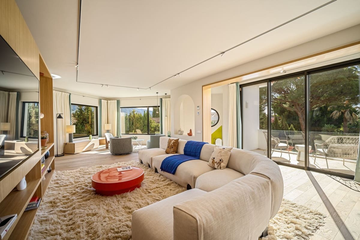 4 sypialnia Willa na sprzedaż w Nueva Andalucia z basenem garażem - 2 995 000 € (Ref: 10095196)