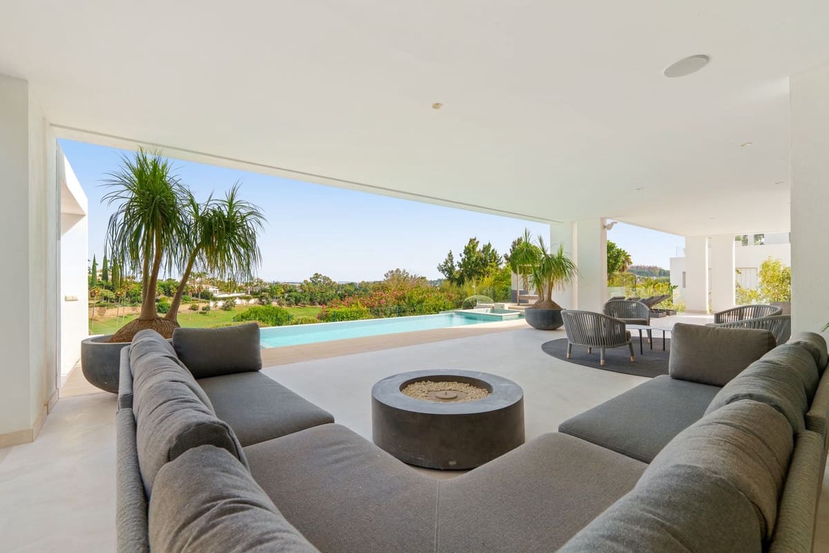 5 slaapkamer Villa te koop in Nueva Andalucia met zwembad garage - € 4.595.000 (Ref: 10095199)