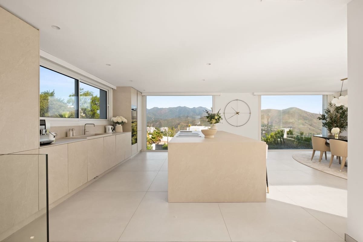 4 quarto Moradia para venda em La Mairena com piscina garagem - 2 899 000 € (Ref: 10095216)