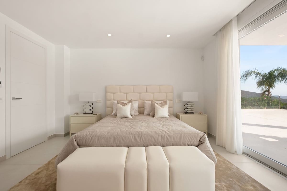 4 quarto Moradia para venda em La Mairena com piscina garagem - 2 899 000 € (Ref: 10095216)