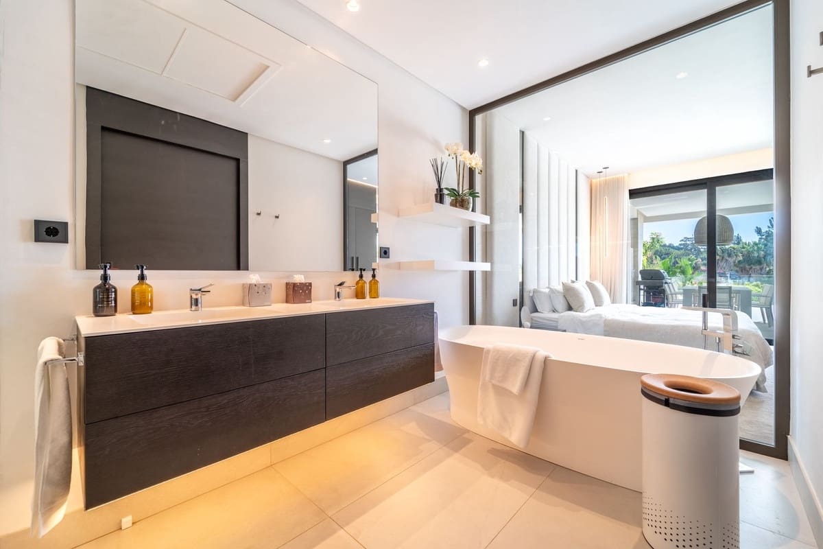 4 chambre Appartement à vendre à Golden Mile avec piscine garage - 4 390 000 € (Ref: 10095217)