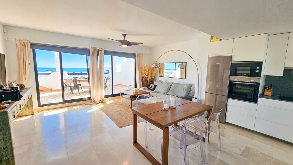 3 slaapkamer Appartement te koop in Bahia de Casares met zwembad garage - € 550.000 (Ref: 10095223)