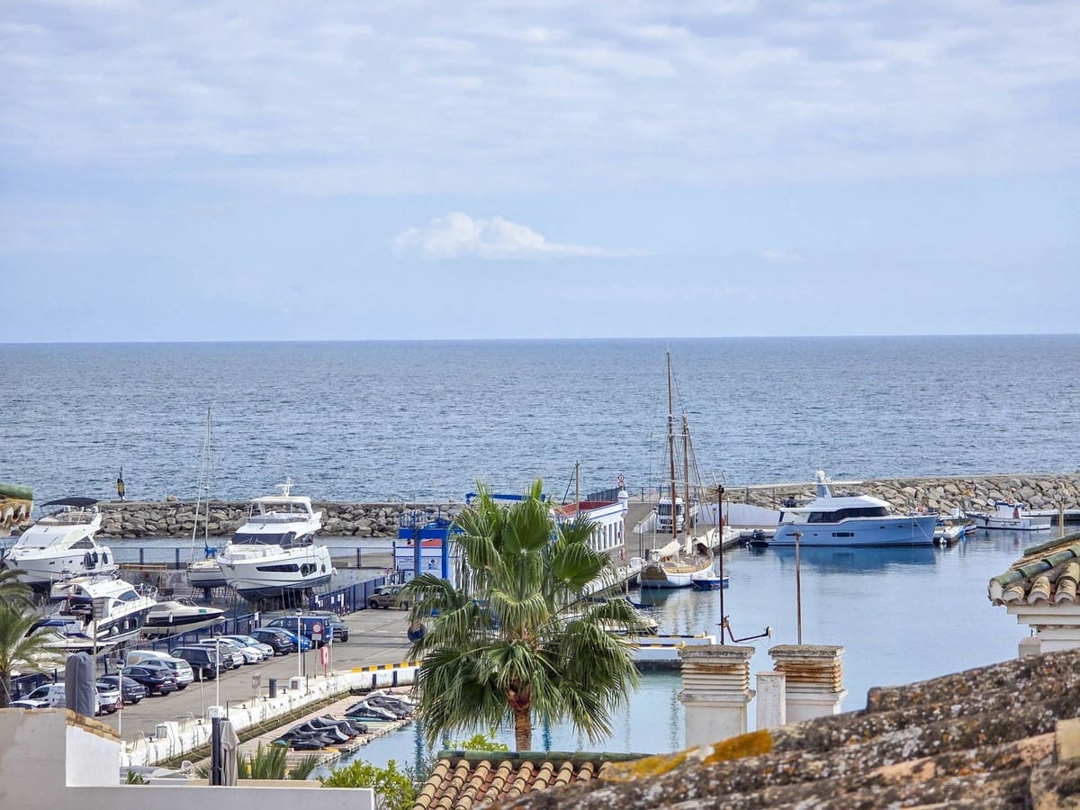 2 makuuhuone Huoneisto myytävänä paikassa La Duquesa / Puerto de la Duquesa - 320 000 € (Ref: 10095235)