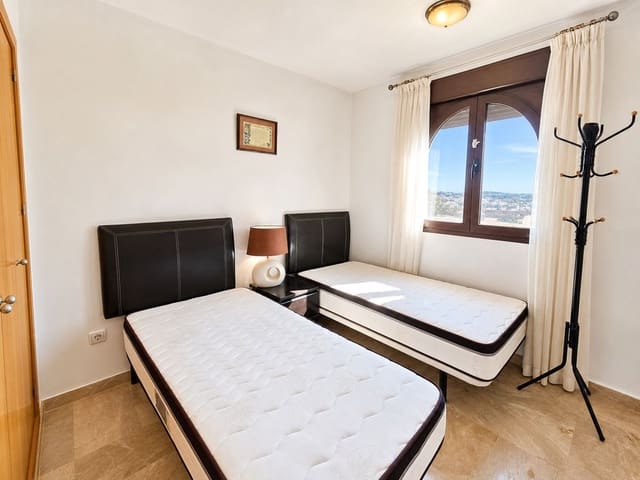 Apartamento de 2 habitaciones en Bahia de Casares, Casares en venta con piscina - 295.000 € (Ref: 10095246)