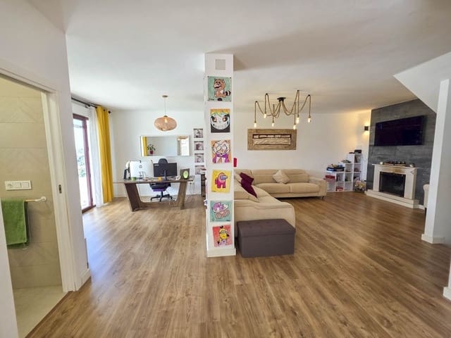 Casa de 2 habitaciones en Bahia de Casares, Casares en venta con piscina garaje - 460.000 € (Ref: 10095250)