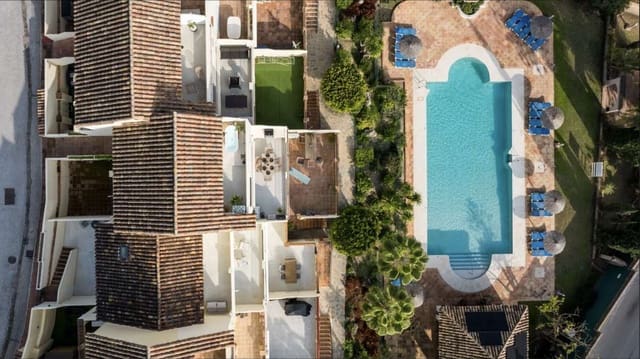 3 soveværelse Byhus til salg i Aloha Golf, Marbella med swimmingpool - € 850.000 (Ref: 10095268)