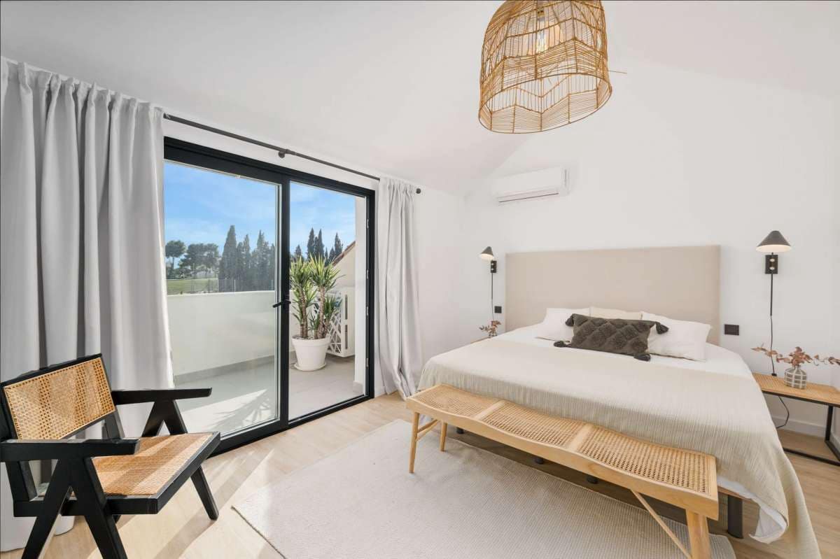 3 soveværelse Byhus til salg i Nueva Andalucia med swimmingpool - € 850.000 (Ref: 10095268)