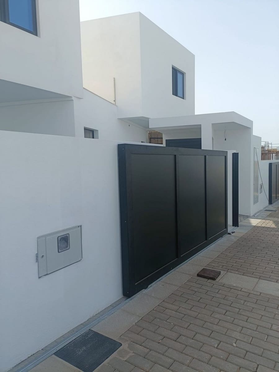 2 chambre Villa/Maison Semi-Mitoyenne à vendre à Villaverde avec piscine garage - 454 000 € (Ref: 10095292)