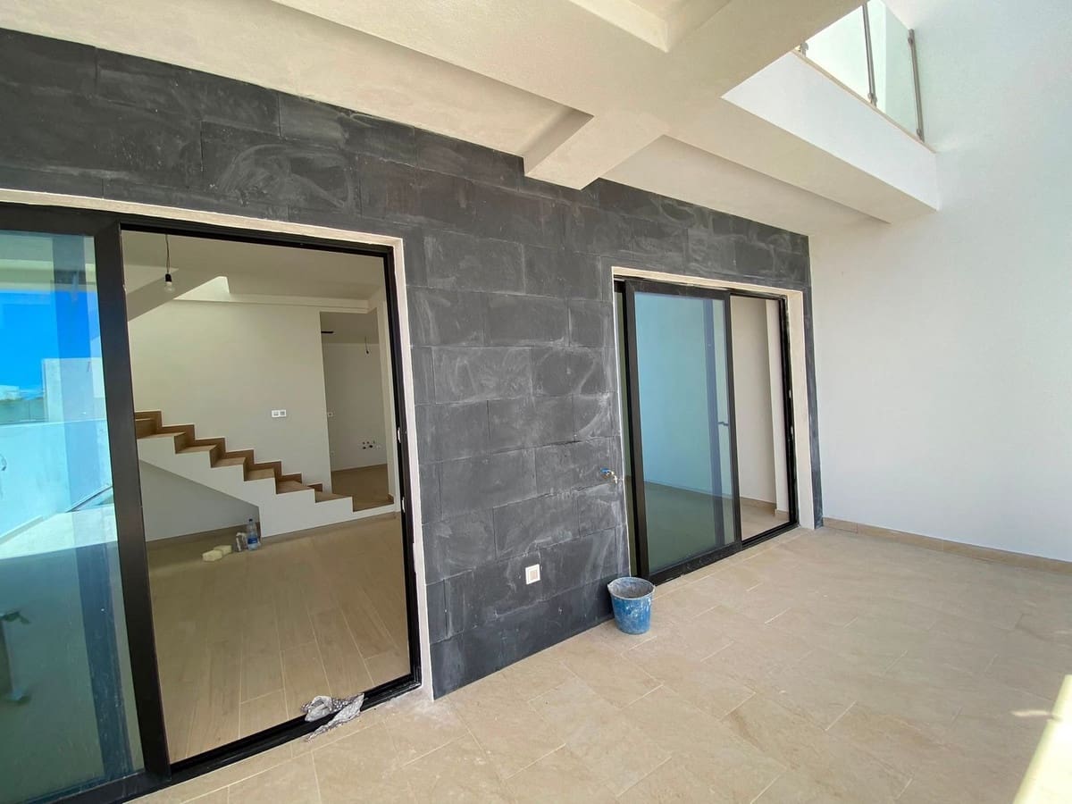 2 chambre Villa/Maison Semi-Mitoyenne à vendre à Villaverde avec piscine garage - 454 000 € (Ref: 10095292)