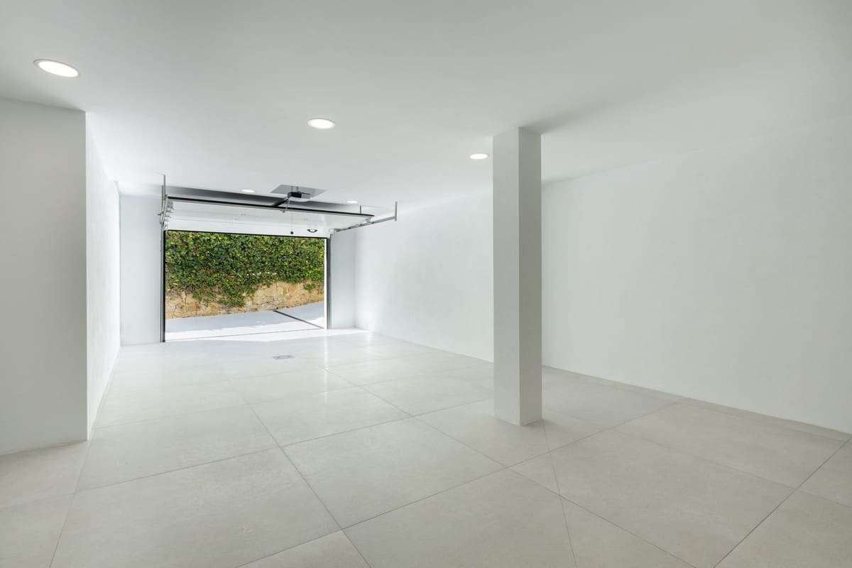 5 slaapkamer Villa te koop in La Quinta met zwembad garage - € 4.900.000 (Ref: 10095312)