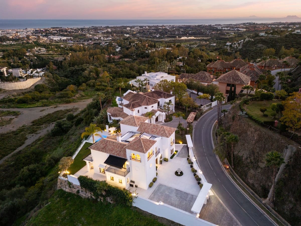 5 slaapkamer Villa te koop in La Quinta met zwembad garage - € 4.900.000 (Ref: 10095312)