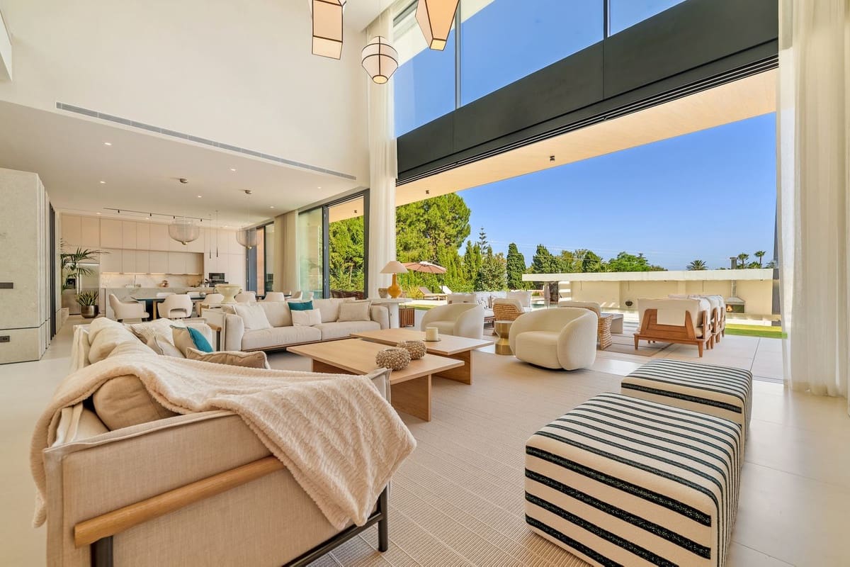 Chalet de 6 habitaciones en Guadalmina en venta con piscina - 5.995.000 € (Ref: 10095317)