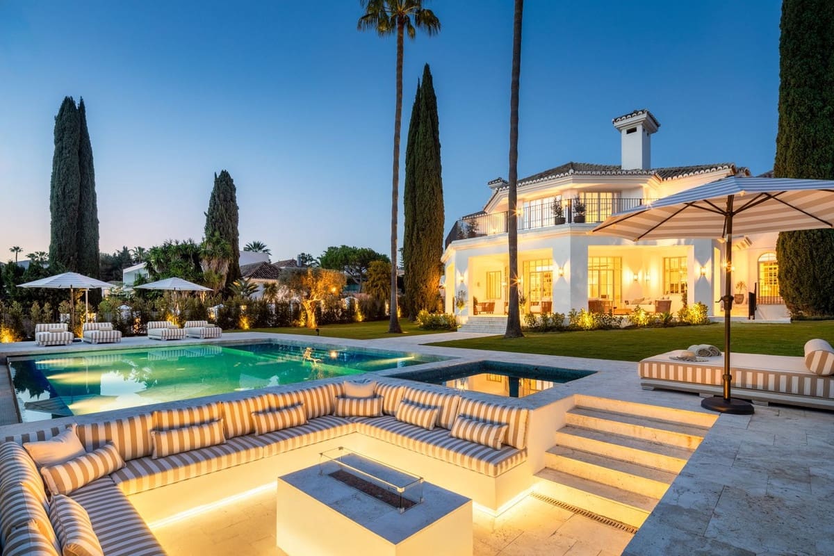 5 sypialnia Willa na sprzedaż w Nueva Andalucia z basenem garażem - 7 995 000 € (Ref: 10095320)