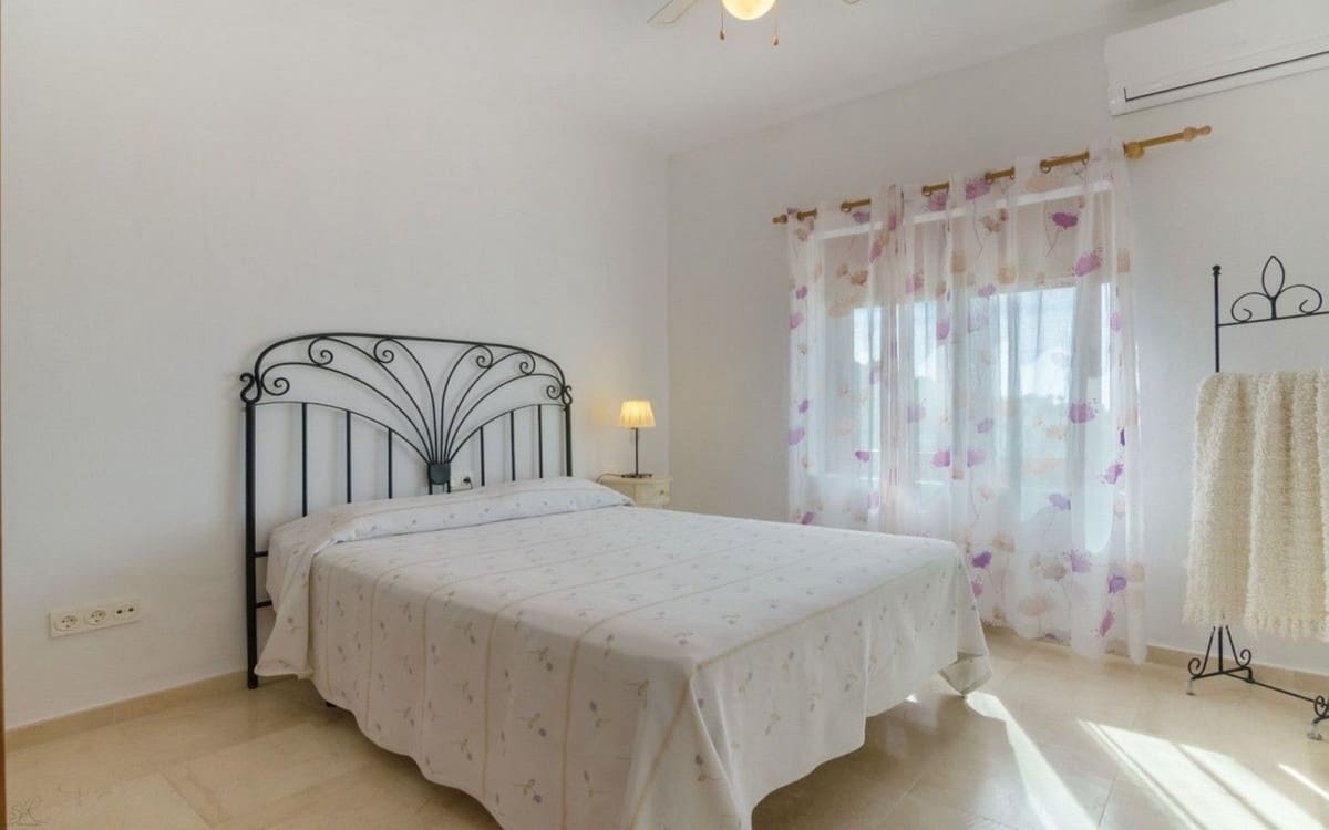 4 quarto Quinta/Casa Rural para venda em Estepona com piscina - 795 000 € (Ref: 10095321)