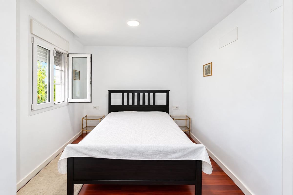 3 soveværelse Villa til salg i El Rosario med swimmingpool garage - € 1.200.000 (Ref: 10095325)
