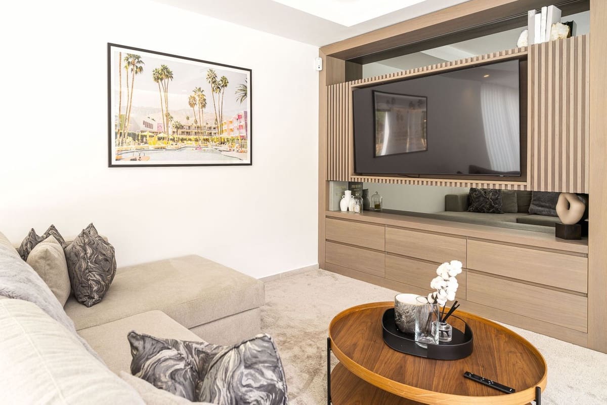 4 slaapkamer Villa te koop in Nueva Andalucia met zwembad - € 3.395.000 (Ref: 10103020)