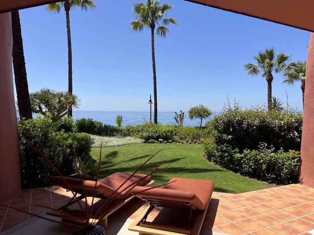 3 soverom Leilighet til salgs i Zona Calvario, Estepona med svømmebasseng garasje - € 2 350 000 (Ref: 10103025)