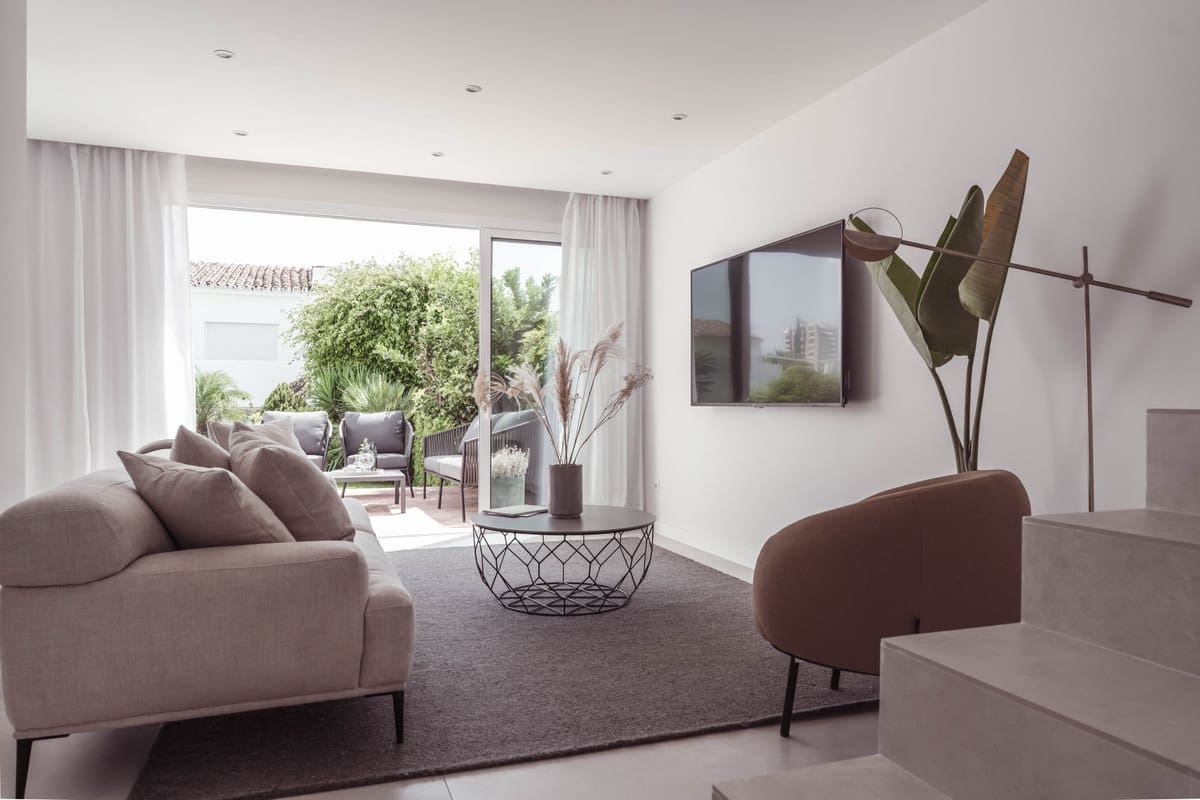 3 quarto Casa em Banda para venda em Nueva Andalucia com piscina - 895 000 € (Ref: 10103030)