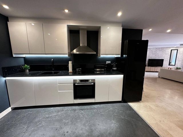 3 soverom Leilighet til salgs i Lomas De Marbella, Marbella med svømmebasseng garasje - € 980 000 (Ref: 10103036)