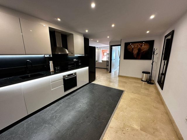 3 soverom Leilighet til salgs i Lomas De Marbella, Marbella med svømmebasseng garasje - € 980 000 (Ref: 10103036)