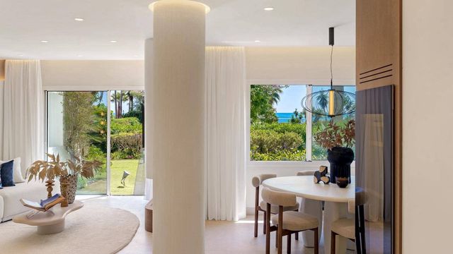 3 bedroom Apartment for sale in Saladillo-Benamara, Estepona with pool - € 1,495,000 (Ref: 10103038)