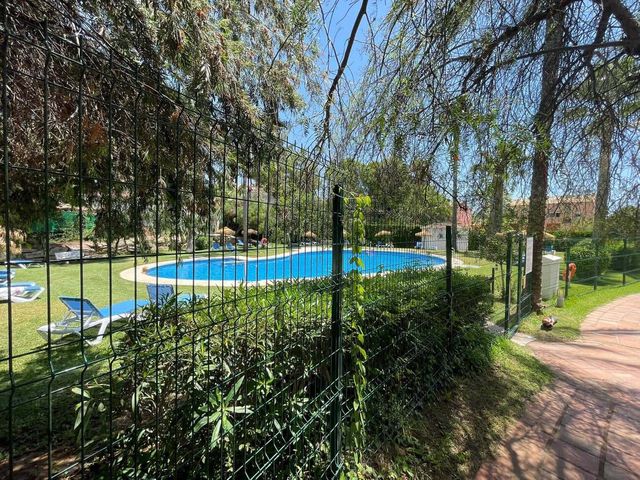 2 slaapkamer Appartement te koop in Lomas De Marbella, Marbella met zwembad garage - € 475.000 (Ref: 10103063)